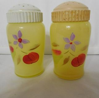 Bartlett Collins Gay Fad Salt & Pepper Shakers Apple And Pear Yellow Background