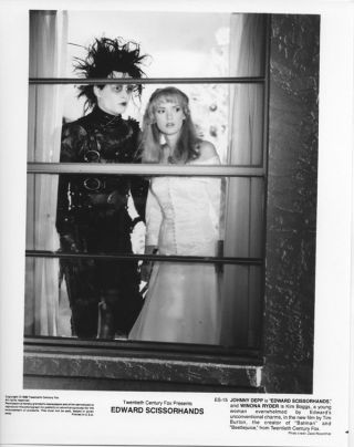 Edward Scissorhands 1990 8x10 Photo Johnny Depp Wynona Ryder