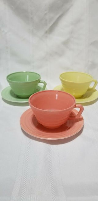 Set Of 3 Vintage Hazel Atlas Moderntone Platonite Pastel Cups And Saucers