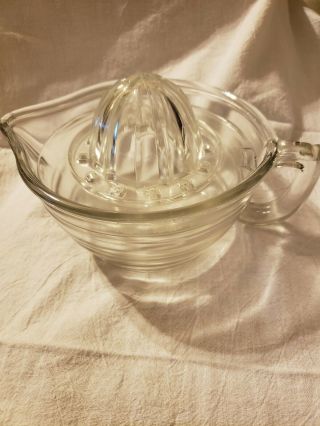 Usa Seller Vintage Collectible Clear Glass Pitcher With Juicer Reamer.