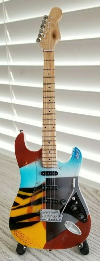 Eric Clapton Miniature Tribute Guitar With Stand - Mca 024
