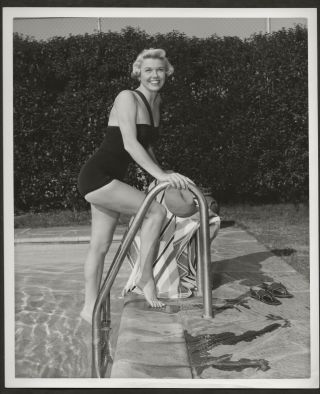 1950 Doris Day Bert Six Cheesecake Photo
