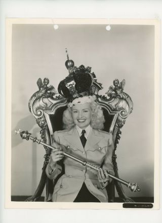 Pin Up Girl Movie Still 8x10 Betty Grable,  Rips By Holepunch 1944 21532