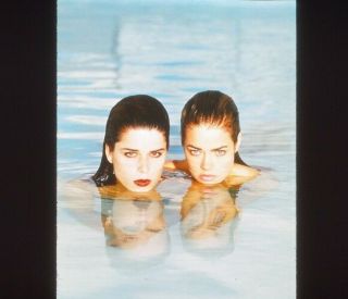Denise Richards/neve Campbell - Wild Things - Publicity Slide 1 - 1998