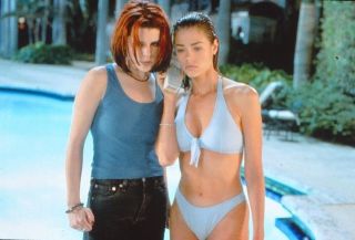 Denise Richards/neve Campbell - Wild Things - Publicity Slide 2 - 1998