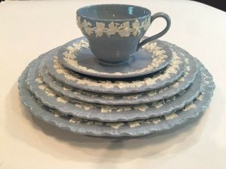 Wedgwood Queensware Shell Edge Cream On Lavender 6pc.  Place Setting