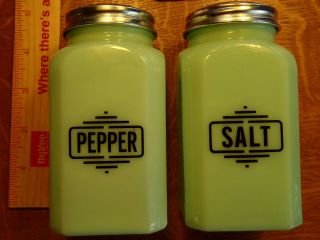 Jadeite Green Glass Art Deco Salt & Pepper Shaker Set Range Size Hazel Atlas