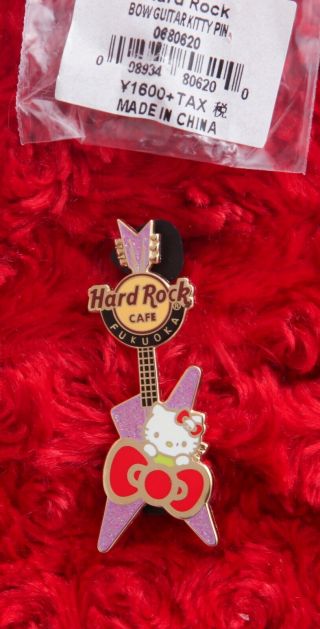 Hard Rock Cafe Pin FUKUOKA HELLO KITTY Bow Series Pink Guitar hat lapel japan 2