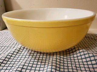 Vintage Pyrex Mixing Bowl 404 Yellow 4 Quart