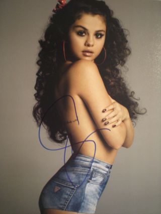Signed Sexy Hand Signed Photo Of Selena Gomez Topless - Jean Shorts -