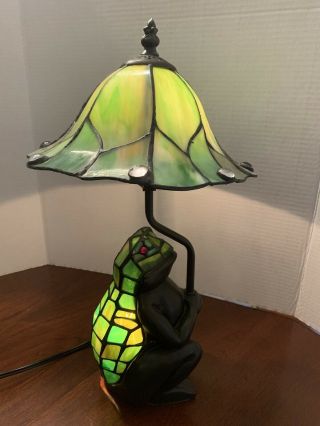 Frog Tiffany Style Lamp With Glass Shade Home And Garden Collectible 3