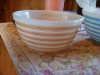 Vintage pyrex beige and white stripe 402 mixing bowl 2