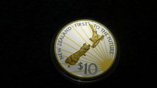 Zealand 10 Dollars 2000 First To The Future