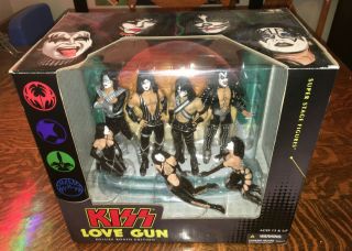KISS 2004 LOVE GUN Figure Deluxe Boxed Edition Stage Figures - OLD - STOCK 2