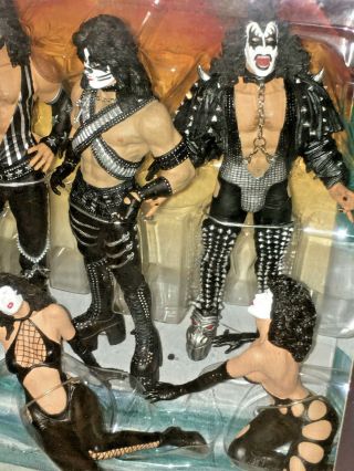 KISS 2004 LOVE GUN Figure Deluxe Boxed Edition Stage Figures - OLD - STOCK 3