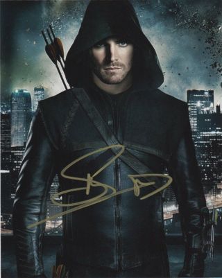 Stephen Amell Arrow Autographed Signed 8x10 Photo M9