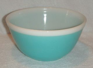 1967 - 1969 Pyrex Turquoise Blue Americana Mixing Bowl,  1.  5 Qt,  Blue W/ White Rim