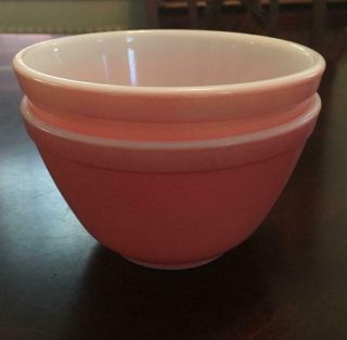 Two Vintage Pyrex 401 Mixing Bowls 1 1/2 Pts Pink