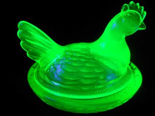 Green Vaseline glass hen chicken on nest basket candy dish Uranium farm egg neon 3