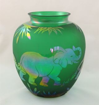 Vintage Arthur Court Designs Signed Glass Vase W/ Elephants Green Iridescent