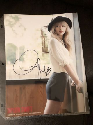 Taylor Swift Autographed Photo W/coa