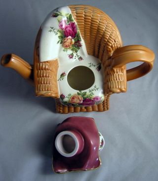 Royal Albert Old Country Roses Teapot 