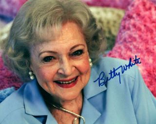 Betty White Autographed 8x10 Photo Signed Picture,