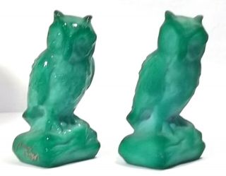 Boyd Glass Less Than 15 Made in 1983 Owl Owls Bird SATIN SLAG Green Cadmium FUND 3