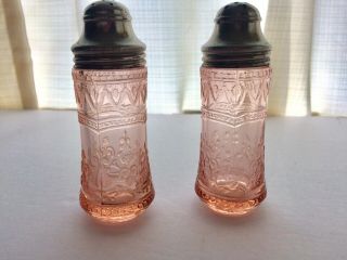 Federal Glass Patrician Spoke Pink Salt And Pepper Rare And Gorgeous