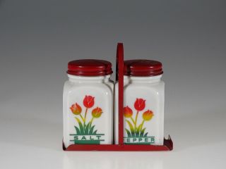 Wonderful Vintage Tipp City Glass Tulips Salt & Pepper Set On Rack C.  1939