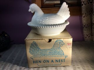 Vintage Indiana Authentic White Milk Glass - Hen On A Nest 7155 Nos