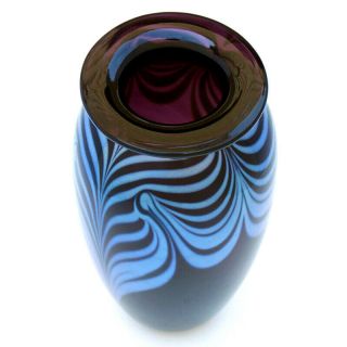 Vtg ROBERT EICKHOLT Art Glass IRIDESCENT PULLED FEATHER VASE Purple & Blue 1990 2