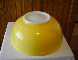 Vtg Pyrex Primary Mixing Bowl Yellow Large 404 1940 