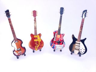 Guitars set Miniature guitar JOHN LENNON RINGO STARR LUDWIG BEATLES.  Mini Art 3