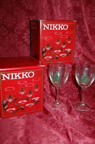 Set Of 4 Nikko Christmastime Christmas Tree 10 - 1/2 Oz All - Purpose Glass Goblets