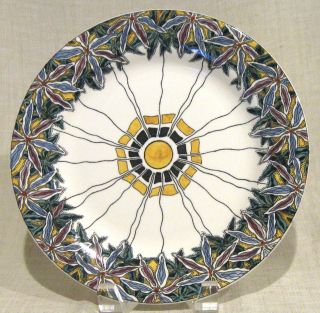 Wedgwood Early 20th Century 9 1/4 " Plate With Stylized Floral Design