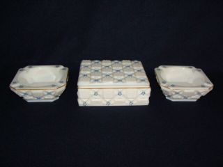 Westmoreland Glass Old Quilt Trinket Box & 2 Ashtrays Blue For - Get - Me Not