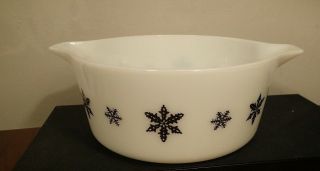 Vintage Jaj England Pyrex White Black Snowflake Gaiety 2 1/2 Qt Casserole Dish