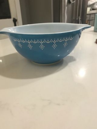 Vintage Pyrex Blue Garland Snowflake Cinderella 1 - 1/2 Qt Bowl 442 Good Shape