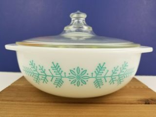 Pyrex Frost Garland 023 Promotional Hostess Casserole 1.  5 Qt,  With 623 - C Lid