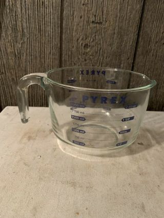 Vintage Pyrex Glass Measuring Bowl 8 Cup Blue Lettering