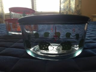 Pyrex 4 Cup Glass Christmas Green Hedgehogs Under Mistletoe Bowl With Lid