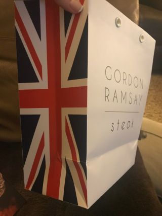 Gordon Ramsay Steak Signed 4 X 6 Photo & Gift Bag - Paris Casino Las Vegas 2