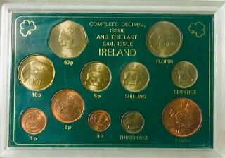 Ireland Complete Decimal Issue And The Last £.  S.  D.  Issue In Stand - Alone Display