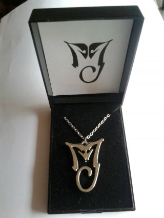 Michael Jackson Silver Tone Necklace With Presentation Box Great Gift Idea