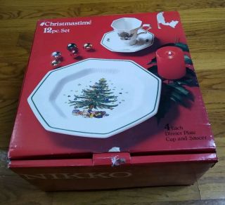 Nikko Christmastime Octagon Christmas Tree White 12 Piece Dinnerware Set
