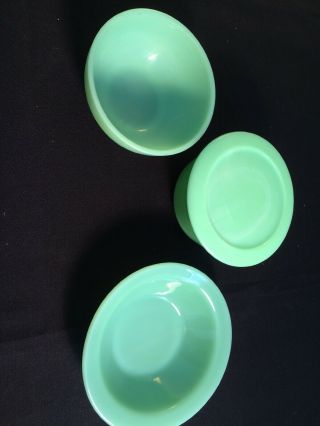 Vintage Jadeite Fire King Green Glass 3 Bowls Lid Chili Cereal Custard Dish