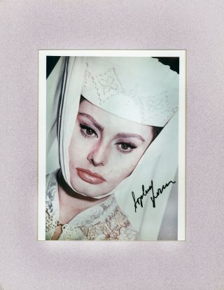 Sophia Loren In - Person Autographed 8x10 Color Photo On Matte Board