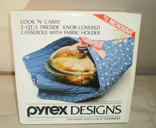 Vtg.  Pyrex 2 Qt.  Fireside Knob Covered Casserolle Dish With Fabic Holder - 1988