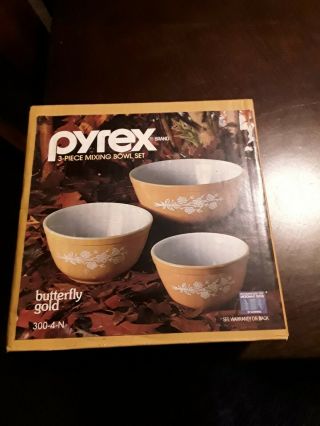 Vintage 1972 Pyrex 3 - Piece Mixing Bowl Set 300 - 4 - N Butterfly Gold Nib